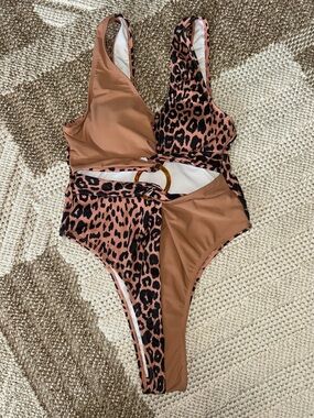Zaful Leopard-Panel One-Piece Swimsuit in Brown and Black